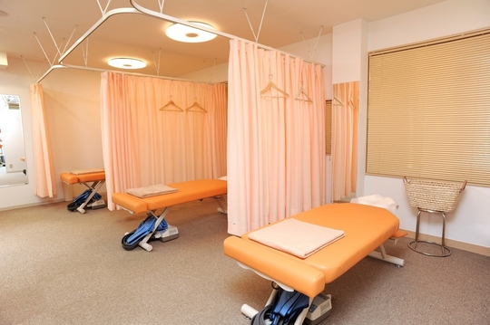 清潔な施術スペース